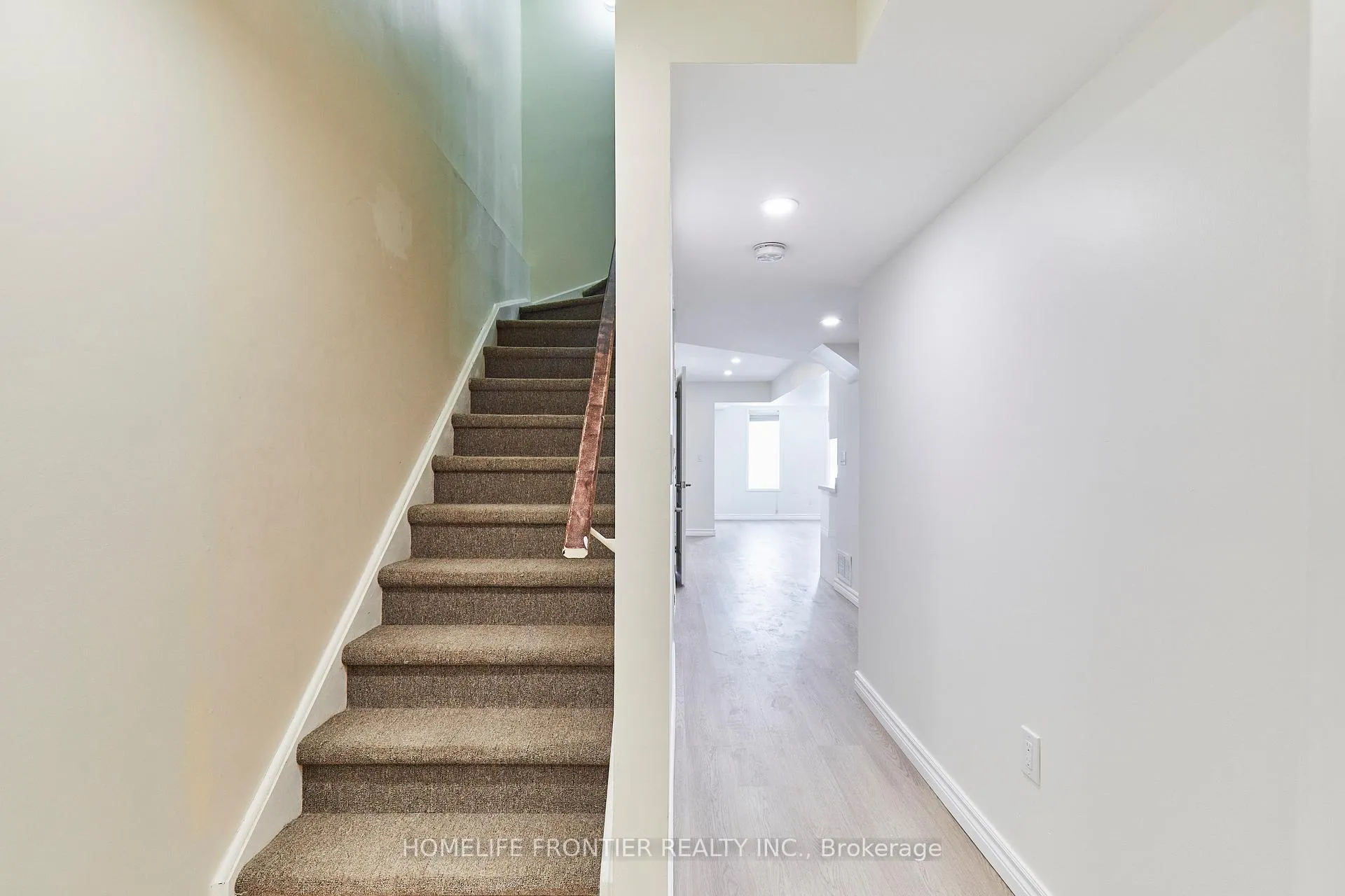 Photo 22 of 42 Lander Crescent, Clarington, Bowmanville — HOMEH