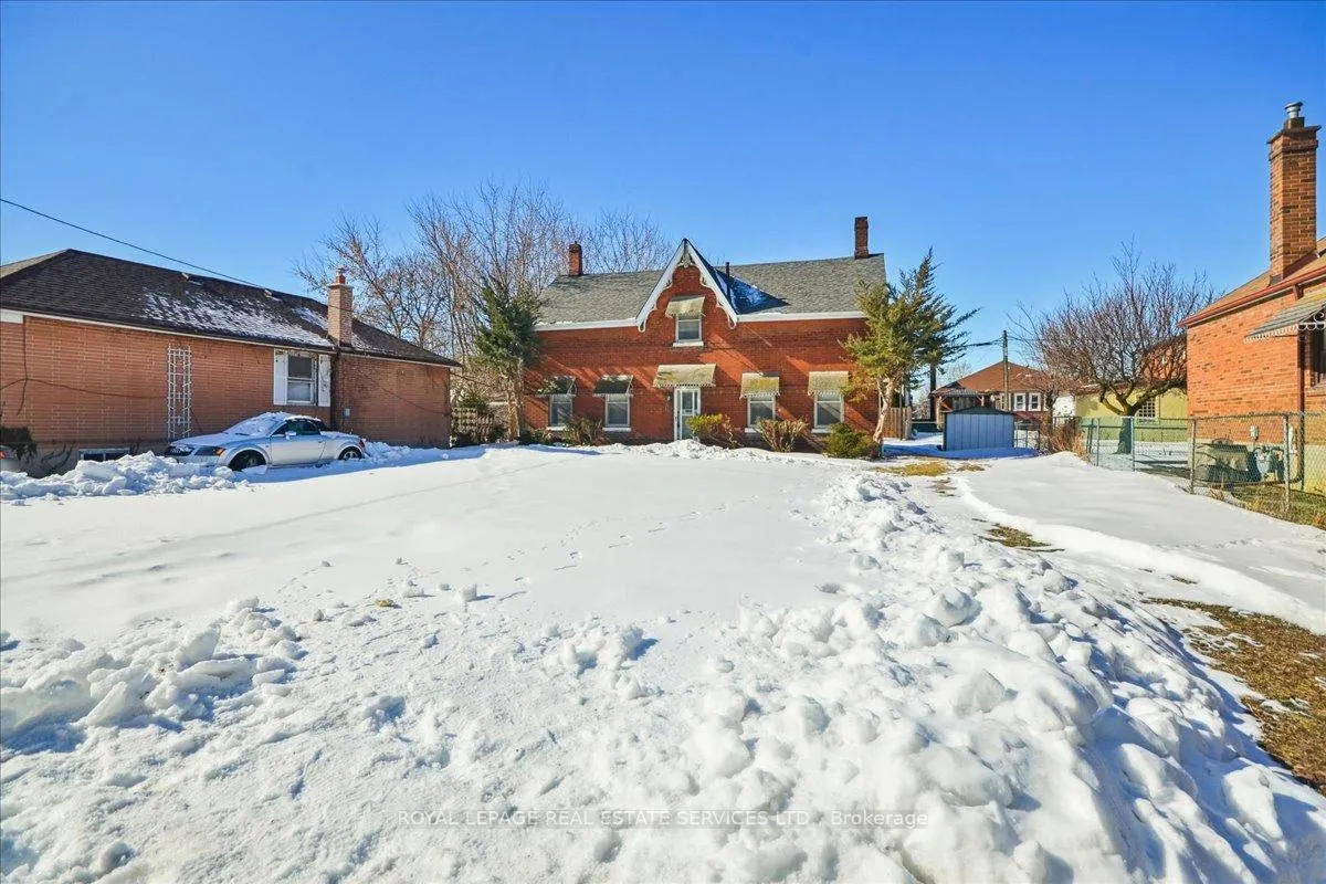 Photo 2 of 8 Arnold Avenue, Toronto, Rockcliffe-Smythe — HOMEH