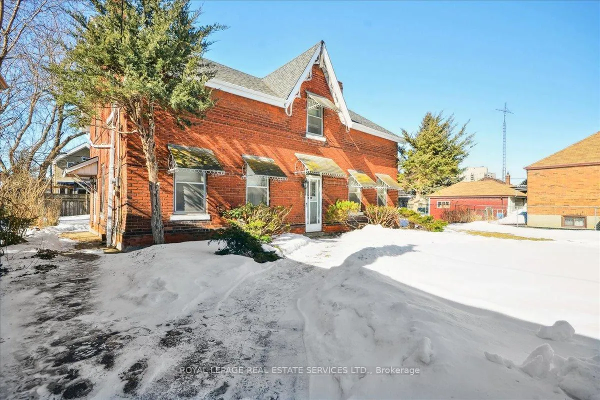Photo 5 of 8 Arnold Avenue, Toronto, Rockcliffe-Smythe — HOMEH