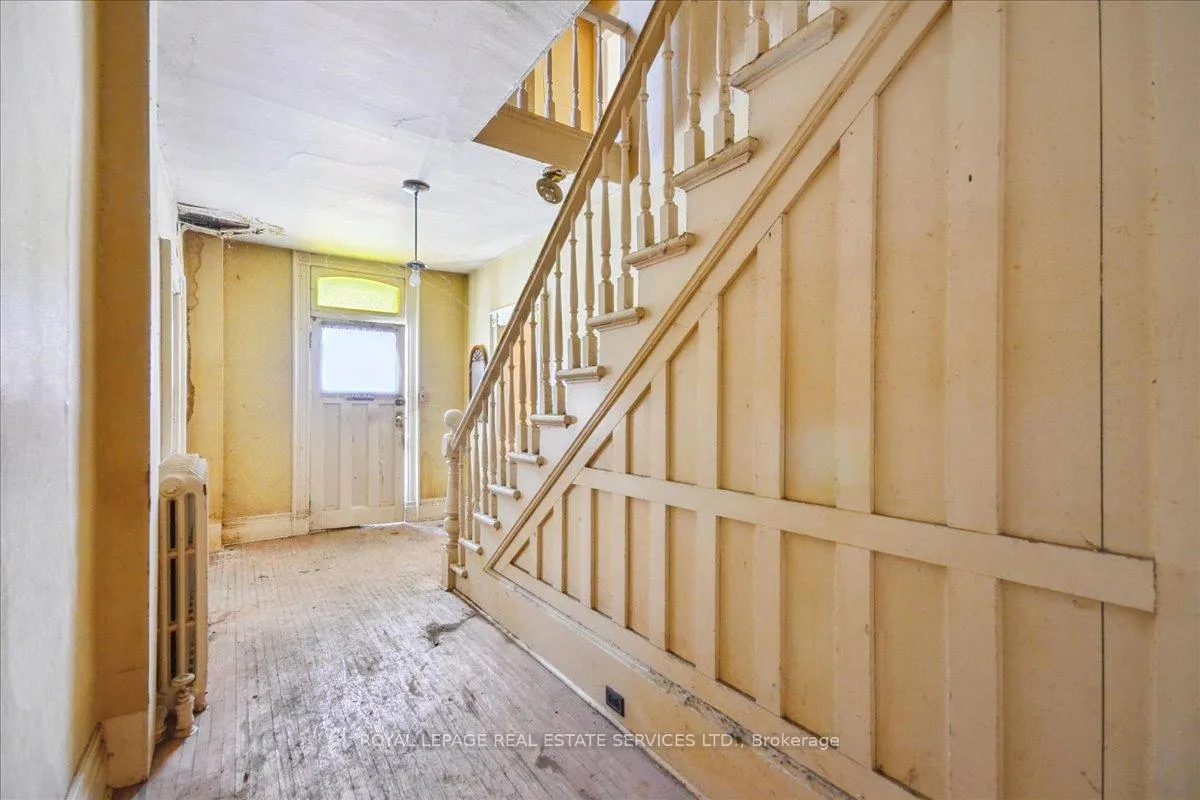 Photo 8 of 8 Arnold Avenue, Toronto, Rockcliffe-Smythe — HOMEH