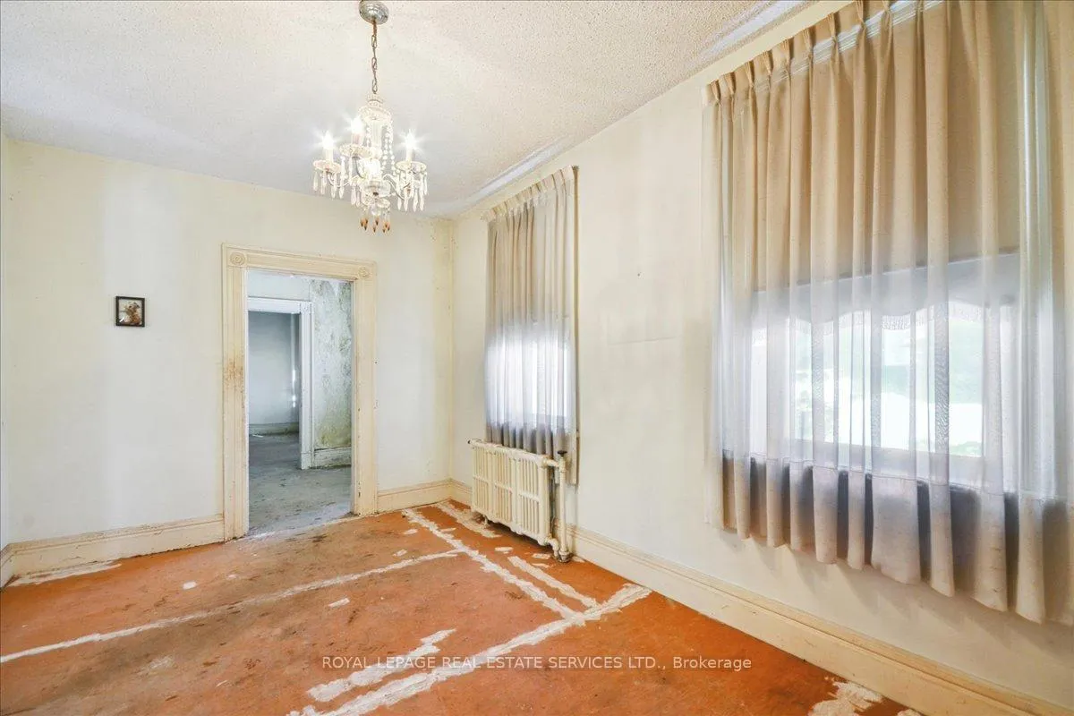 Photo 12 of 8 Arnold Avenue, Toronto, Rockcliffe-Smythe — HOMEH