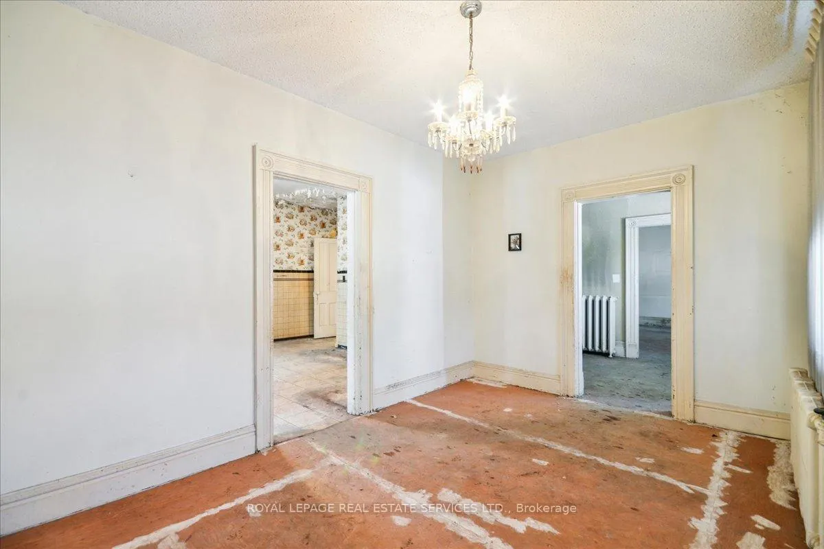 Photo 13 of 8 Arnold Avenue, Toronto, Rockcliffe-Smythe — HOMEH