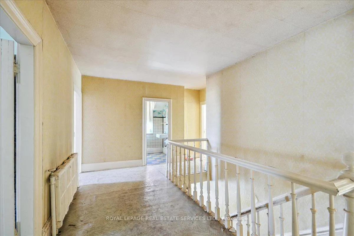 Photo 17 of 8 Arnold Avenue, Toronto, Rockcliffe-Smythe — HOMEH