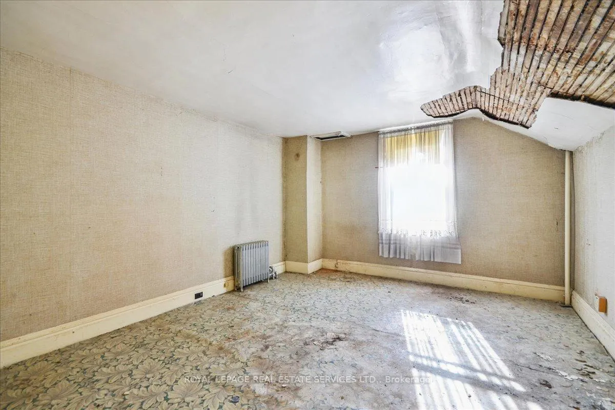 Photo 19 of 8 Arnold Avenue, Toronto, Rockcliffe-Smythe — HOMEH