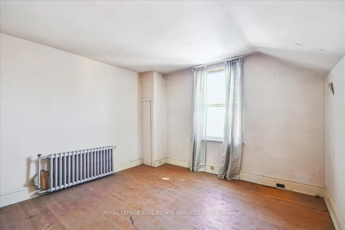 Photo 23 of 8 Arnold Avenue, Toronto, Rockcliffe-Smythe — HOMEH