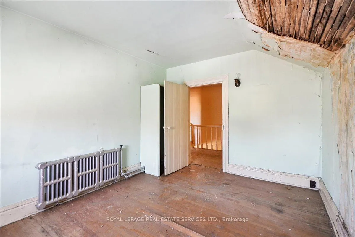 Photo 26 of 8 Arnold Avenue, Toronto, Rockcliffe-Smythe — HOMEH