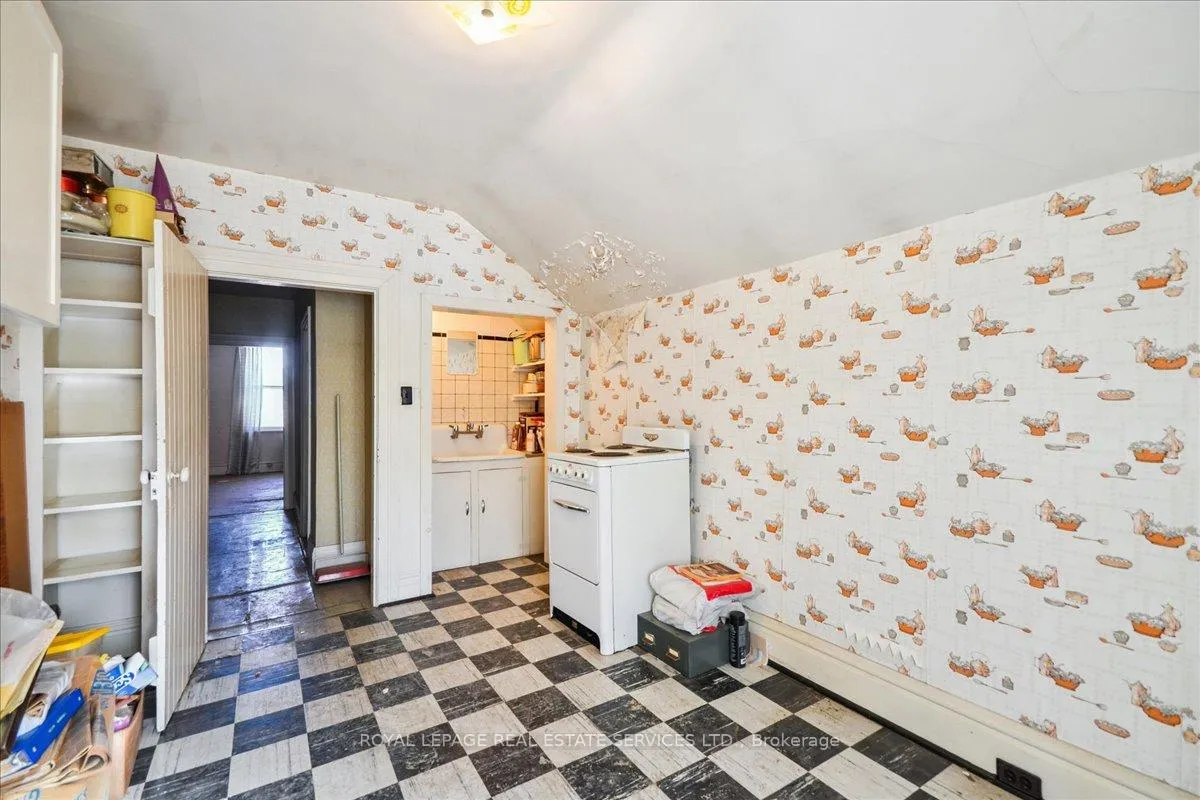 Photo 28 of 8 Arnold Avenue, Toronto, Rockcliffe-Smythe — HOMEH