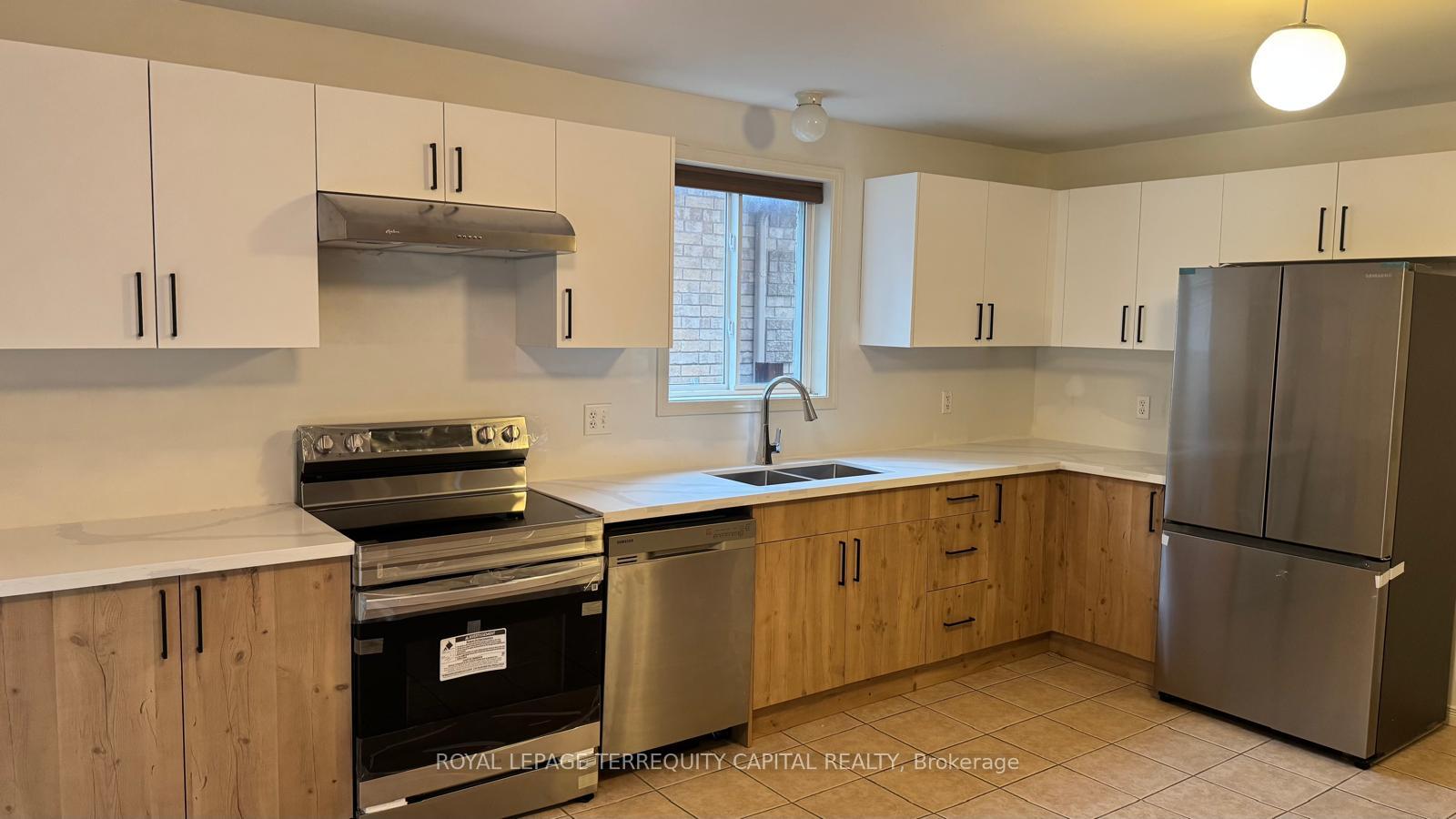 Photo 4 of Unit Main, 1225 Laurand Street, Innisfil, Alcona — HOMEH