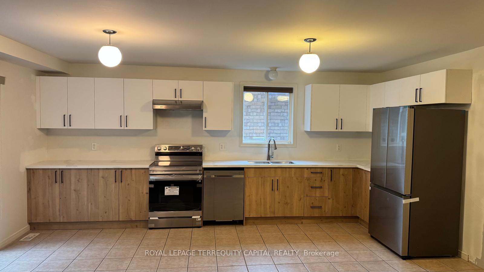 Photo 6 of Unit Main, 1225 Laurand Street, Innisfil, Alcona — HOMEH