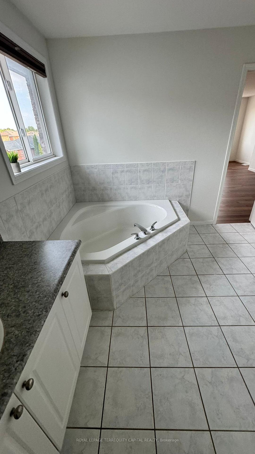 Photo 14 of Unit Main, 1225 Laurand Street, Innisfil, Alcona — HOMEH