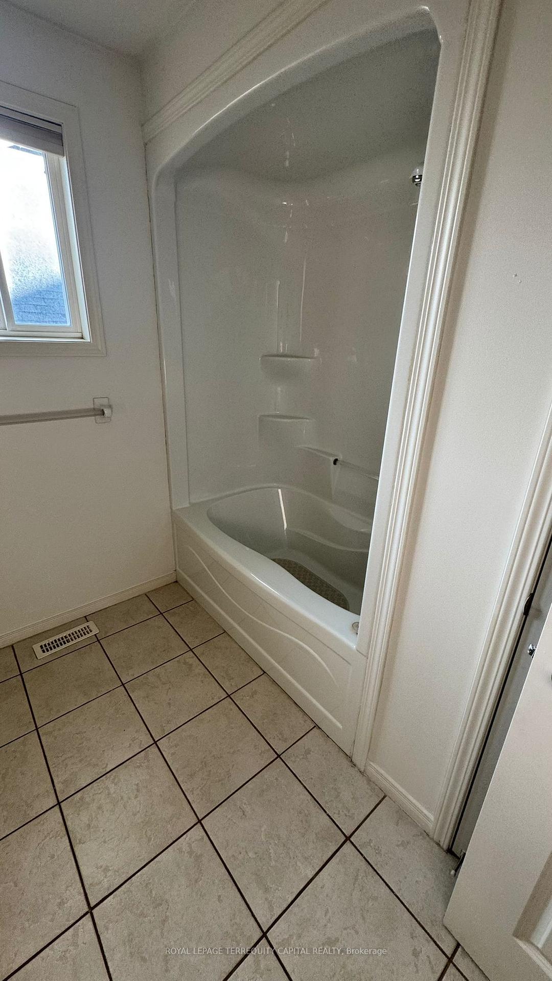 Photo 22 of Unit Main, 1225 Laurand Street, Innisfil, Alcona — HOMEH