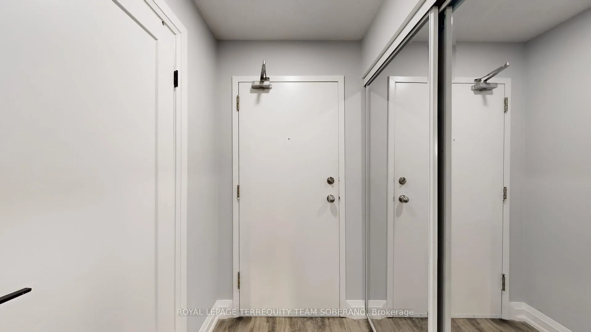 Photo 4 of Unit 721, 1450 Glen Abbey Gate, Oakville, Glen Abbey — HOMEH