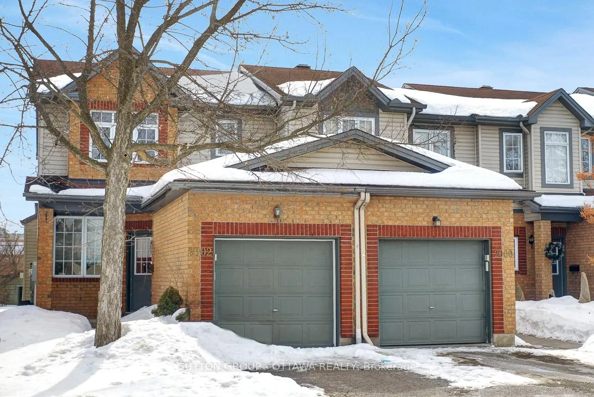 Photo 2 of 2002 Scully Way, Ottawa, Fallingbrook/Gardenway South — HOMEH