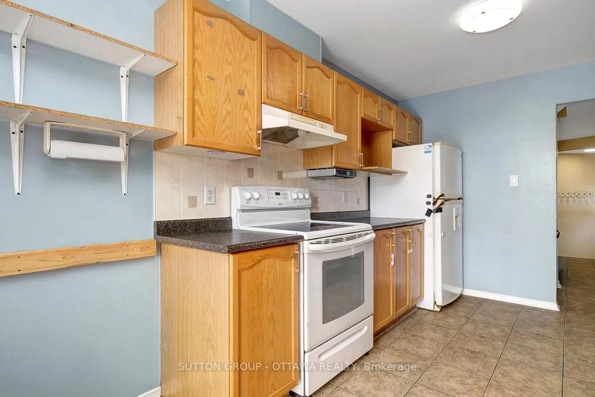 Photo 12 of 2002 Scully Way, Ottawa, Fallingbrook/Gardenway South — HOMEH