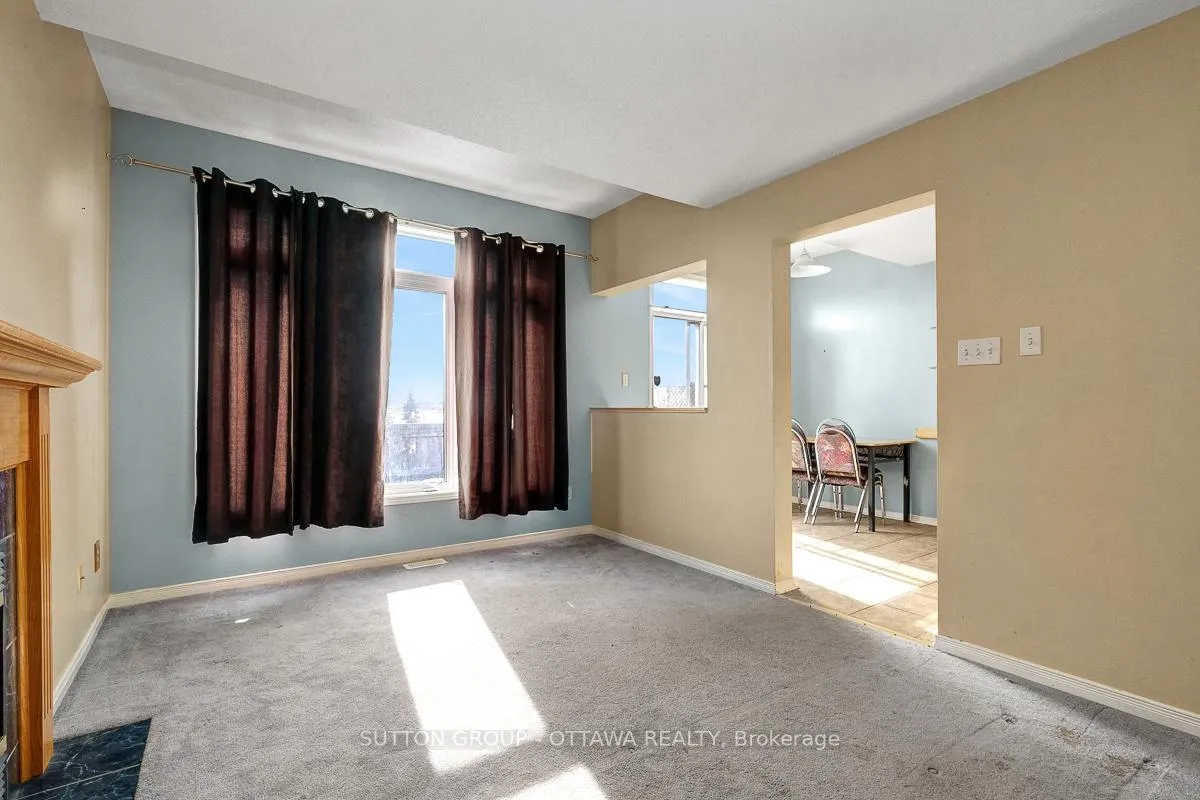 Photo 17 of 2002 Scully Way, Ottawa, Fallingbrook/Gardenway South — HOMEH