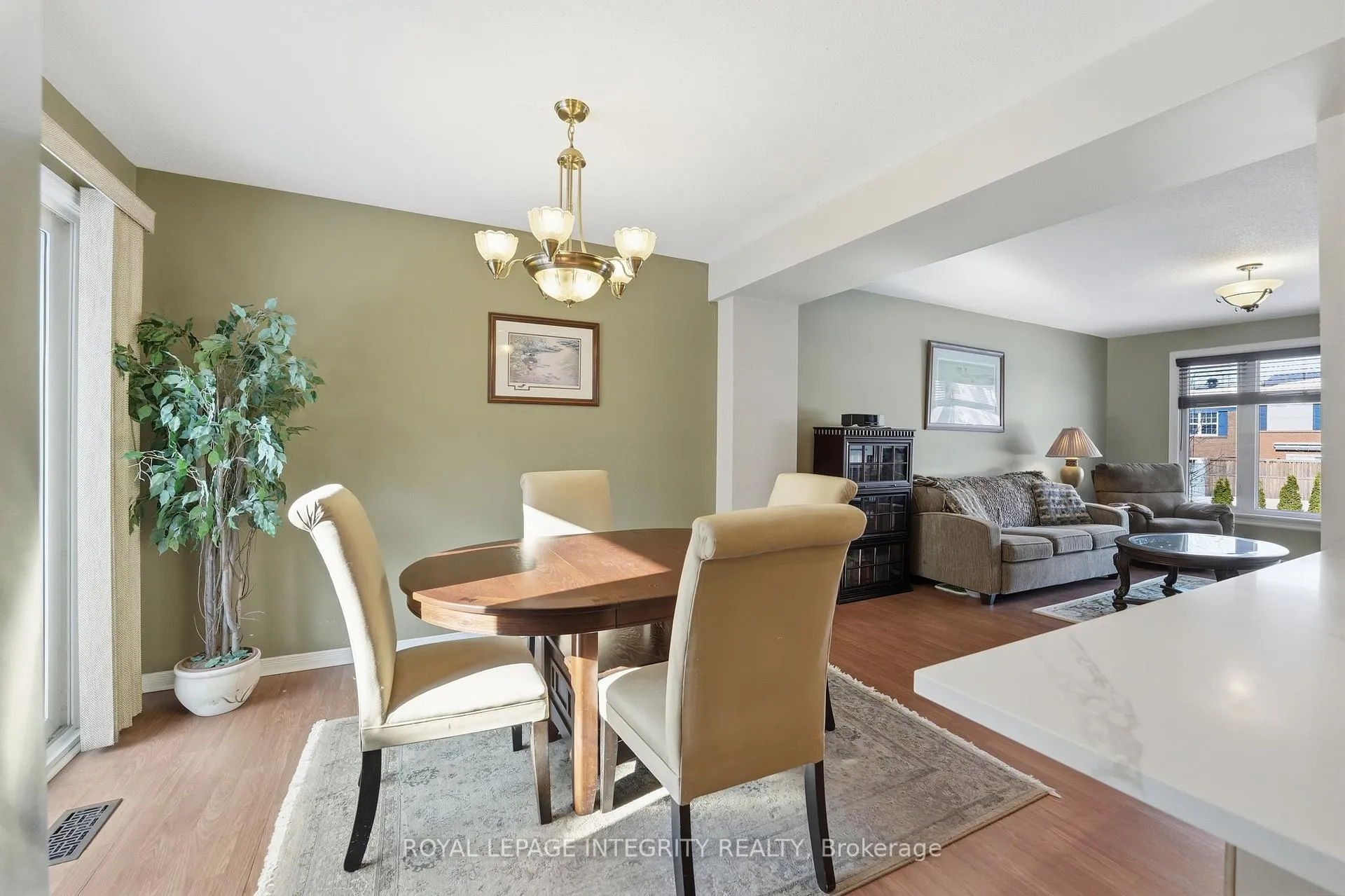 Photo 15 of 212 Monterey Drive, Ottawa, Leslie Park — HOMEH