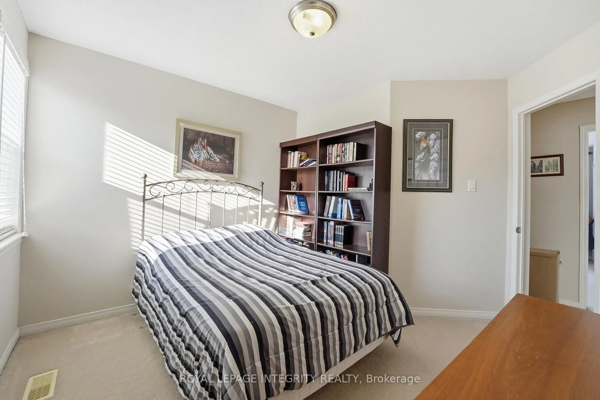 Photo 22 of 212 Monterey Drive, Ottawa, Leslie Park — HOMEH