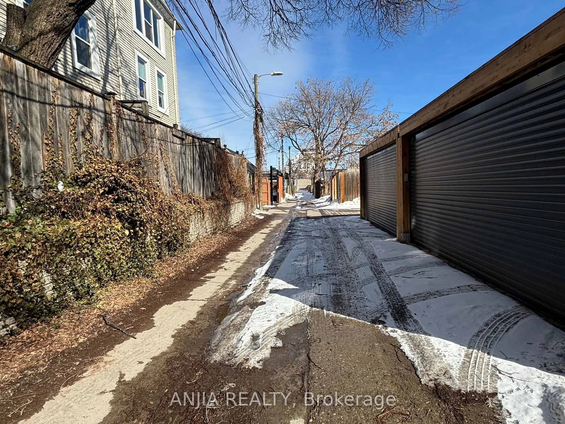 Photo 14 of 6 Minto Street, Toronto, Greenwood-Coxwell — HOMEH