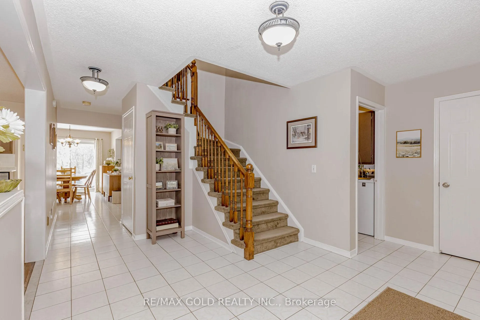 Photo 8 of 90 Newdale Place, Brampton, Westgate — HOMEH