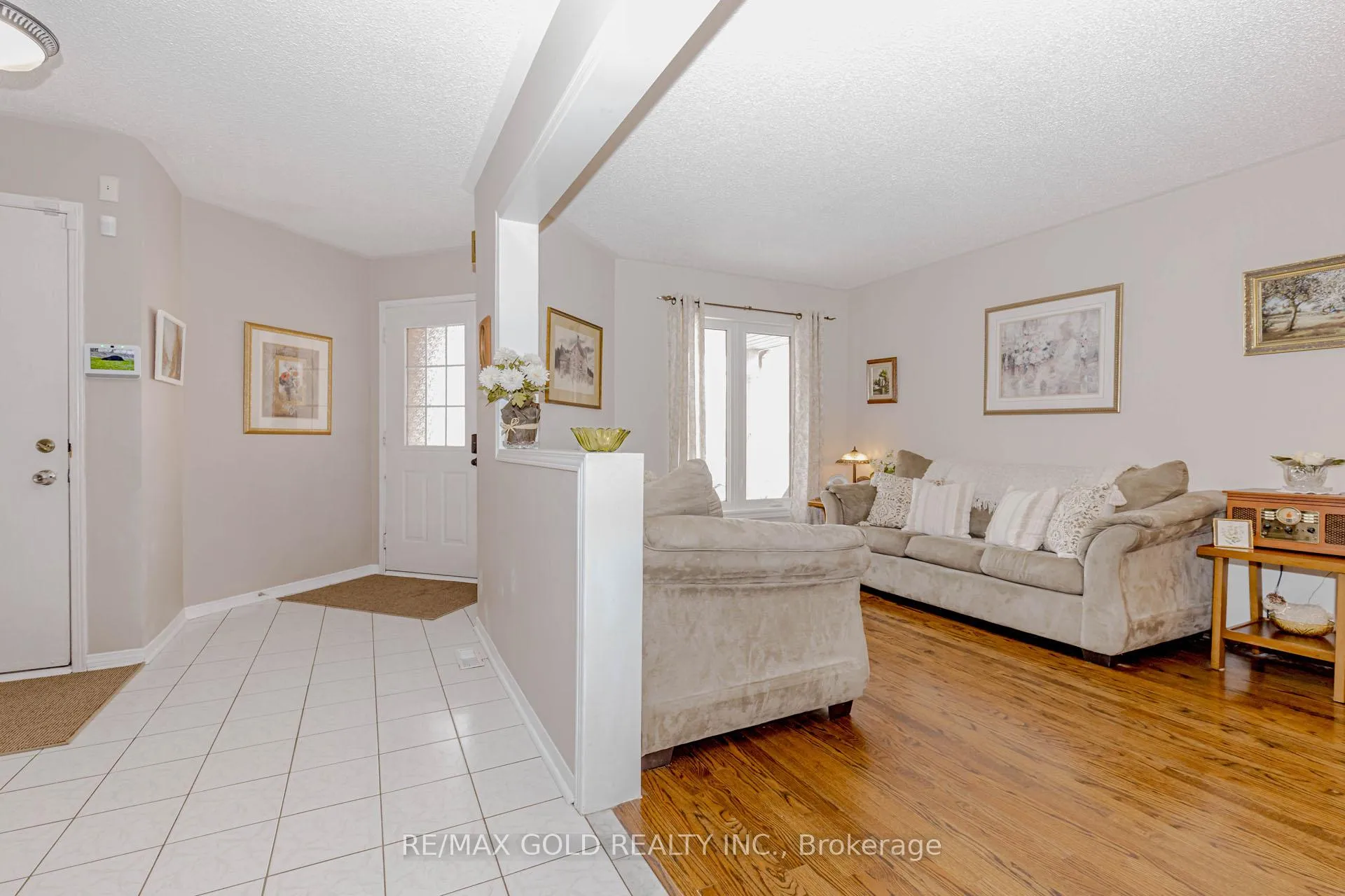 Photo 9 of 90 Newdale Place, Brampton, Westgate — HOMEH