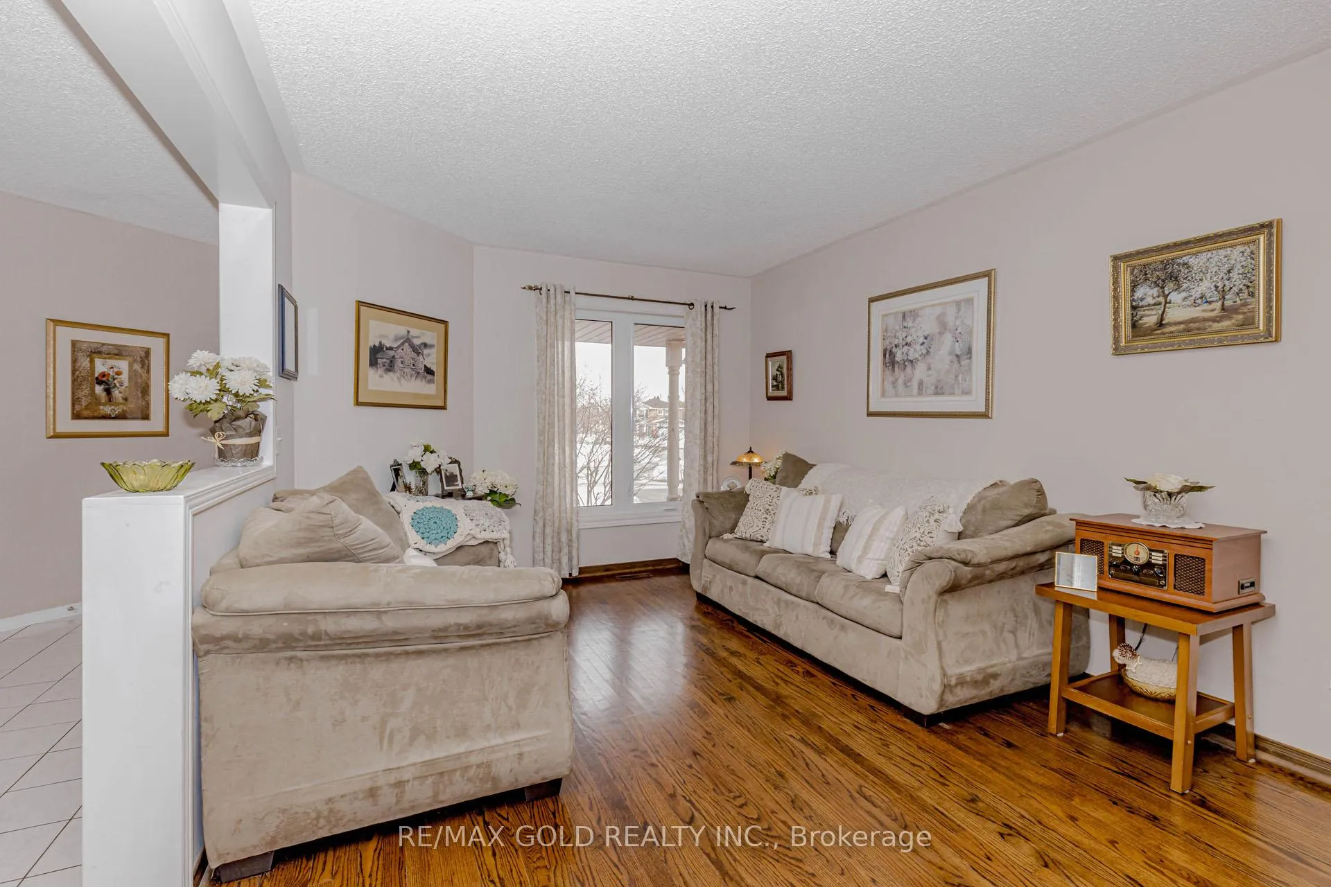 Photo 11 of 90 Newdale Place, Brampton, Westgate — HOMEH