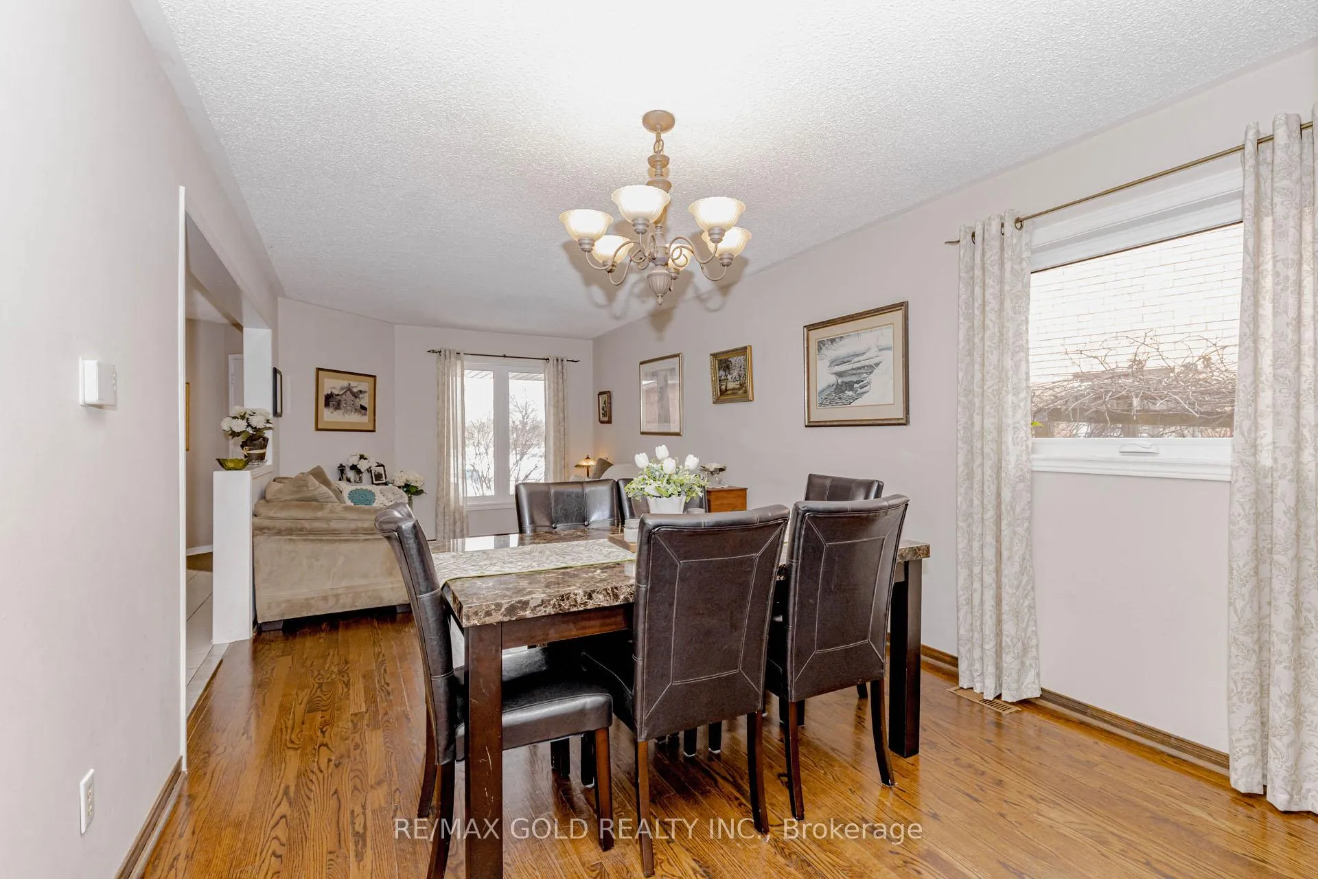 Photo 16 of 90 Newdale Place, Brampton, Westgate — HOMEH