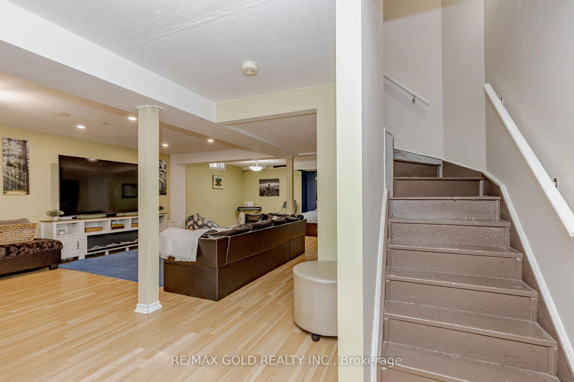 Photo 39 of 90 Newdale Place, Brampton, Westgate — HOMEH