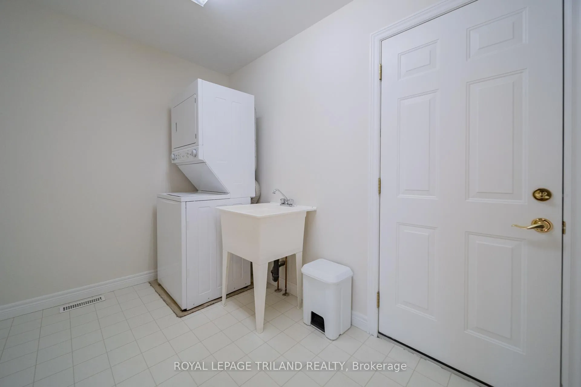 Photo 32 of 355 Shannon Boulevard, South Huron, Stephen — HOMEH