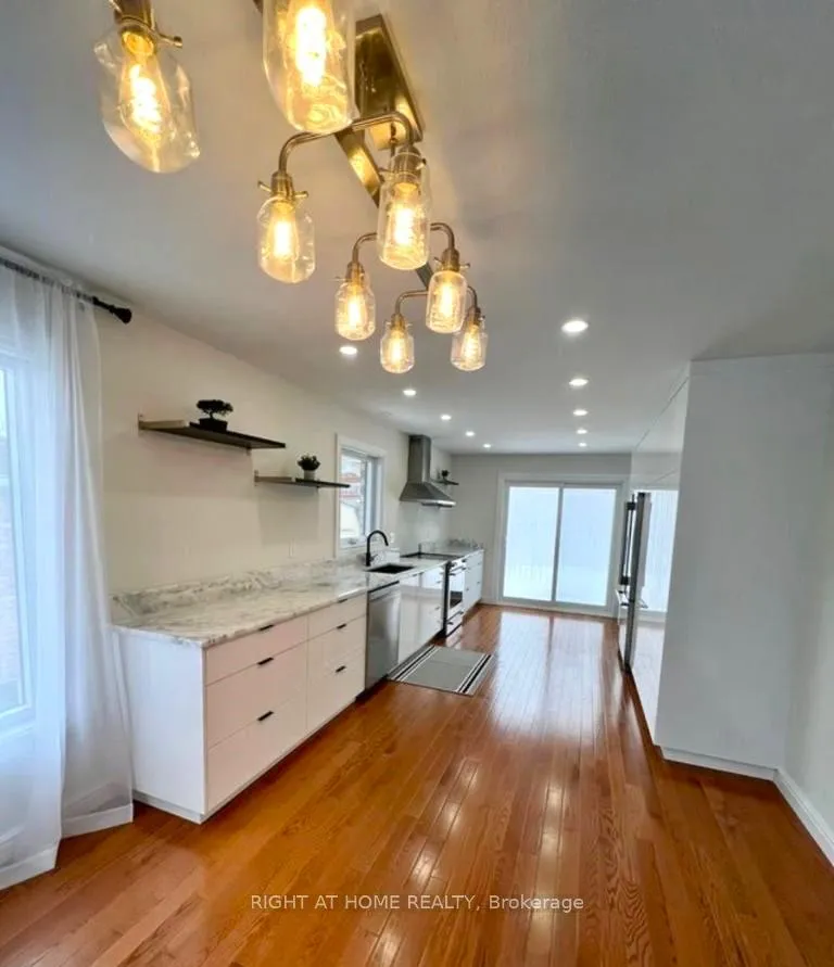 Photo 4 of Unit #MAIN, 13 Forest Dale Drive, Barrie, Little Lake — HOMEH