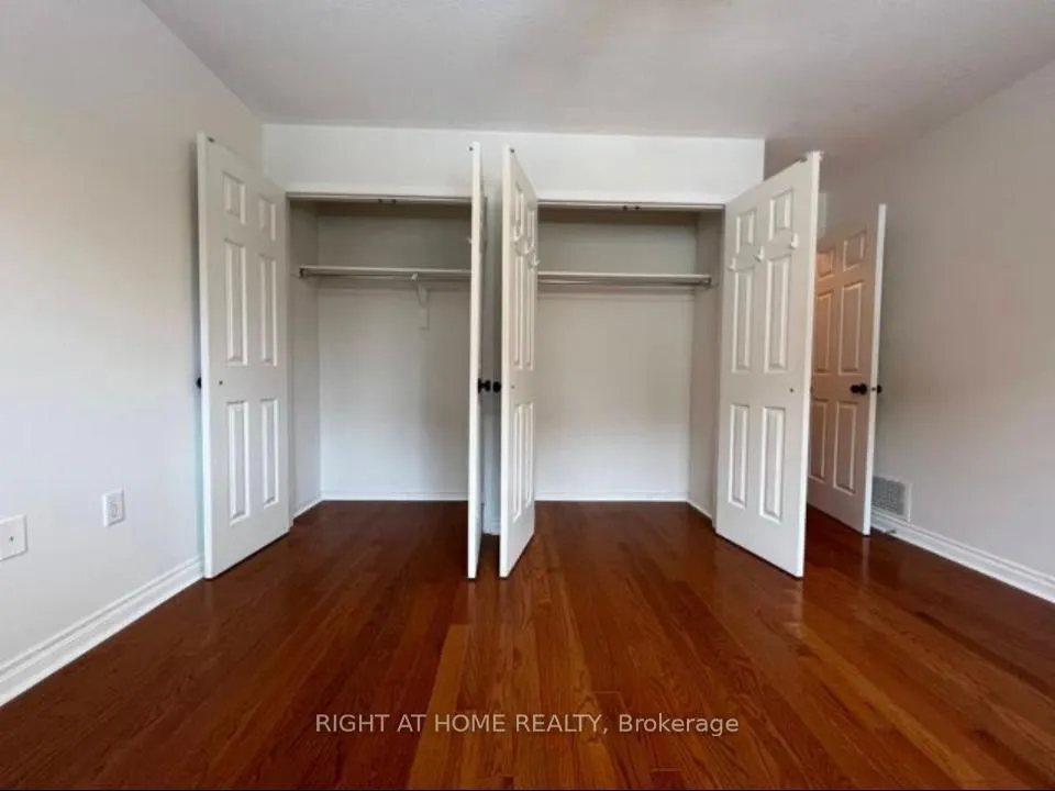 Photo 5 of Unit #MAIN, 13 Forest Dale Drive, Barrie, Little Lake — HOMEH