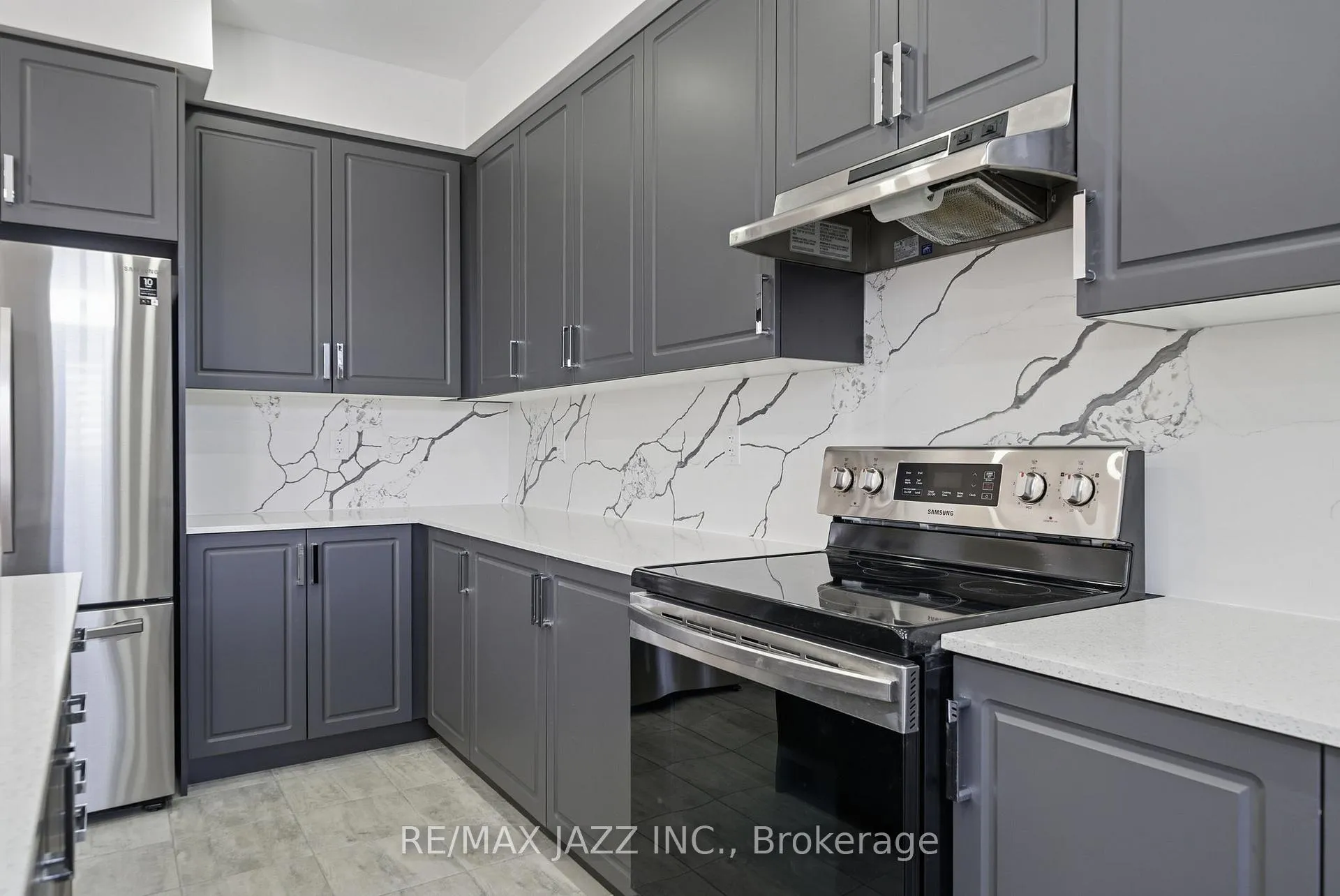 Photo 10 of 123 Woolacott Lane, Clarington, Bowmanville — HOMEH