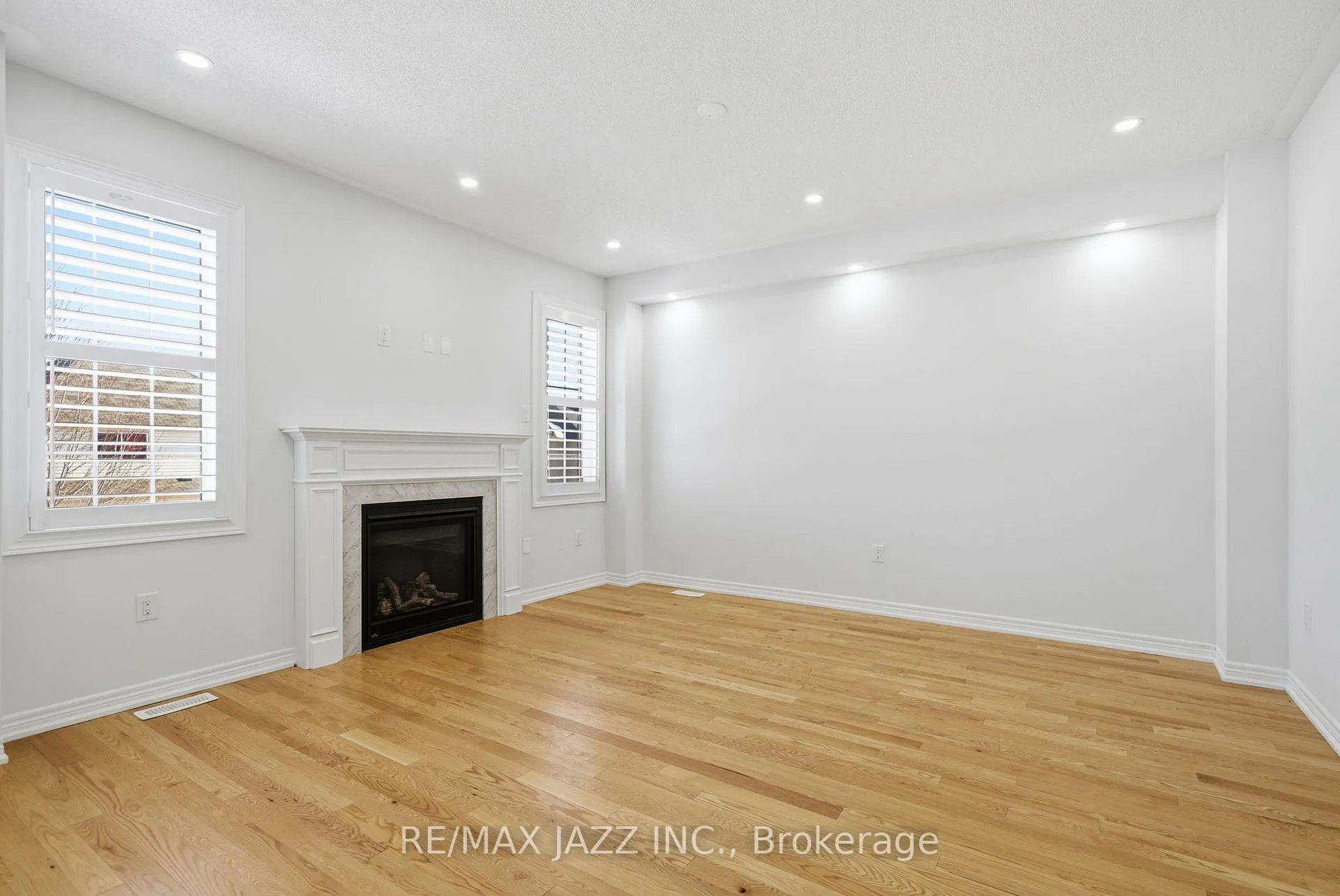 Photo 13 of 123 Woolacott Lane, Clarington, Bowmanville — HOMEH