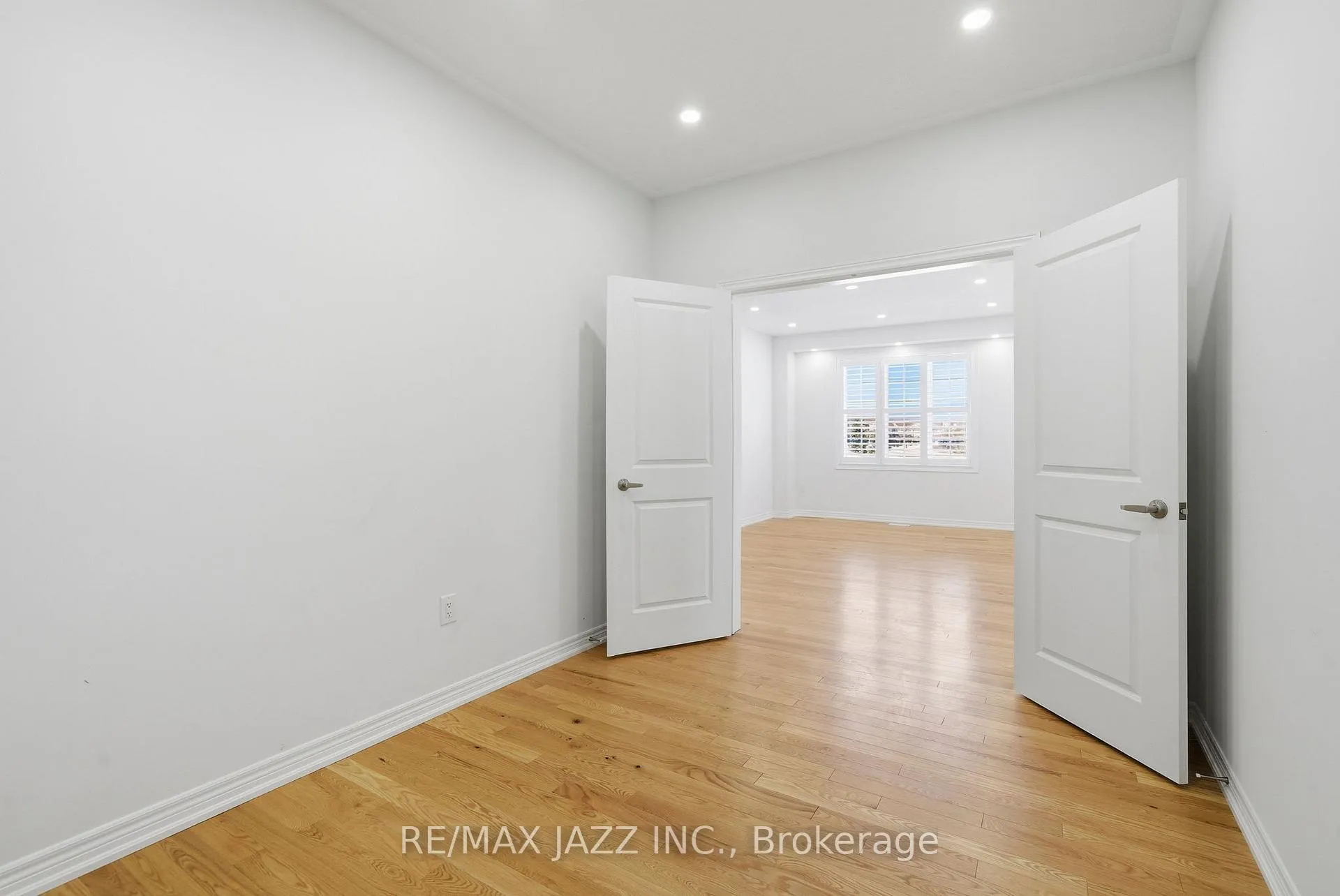 Photo 17 of 123 Woolacott Lane, Clarington, Bowmanville — HOMEH