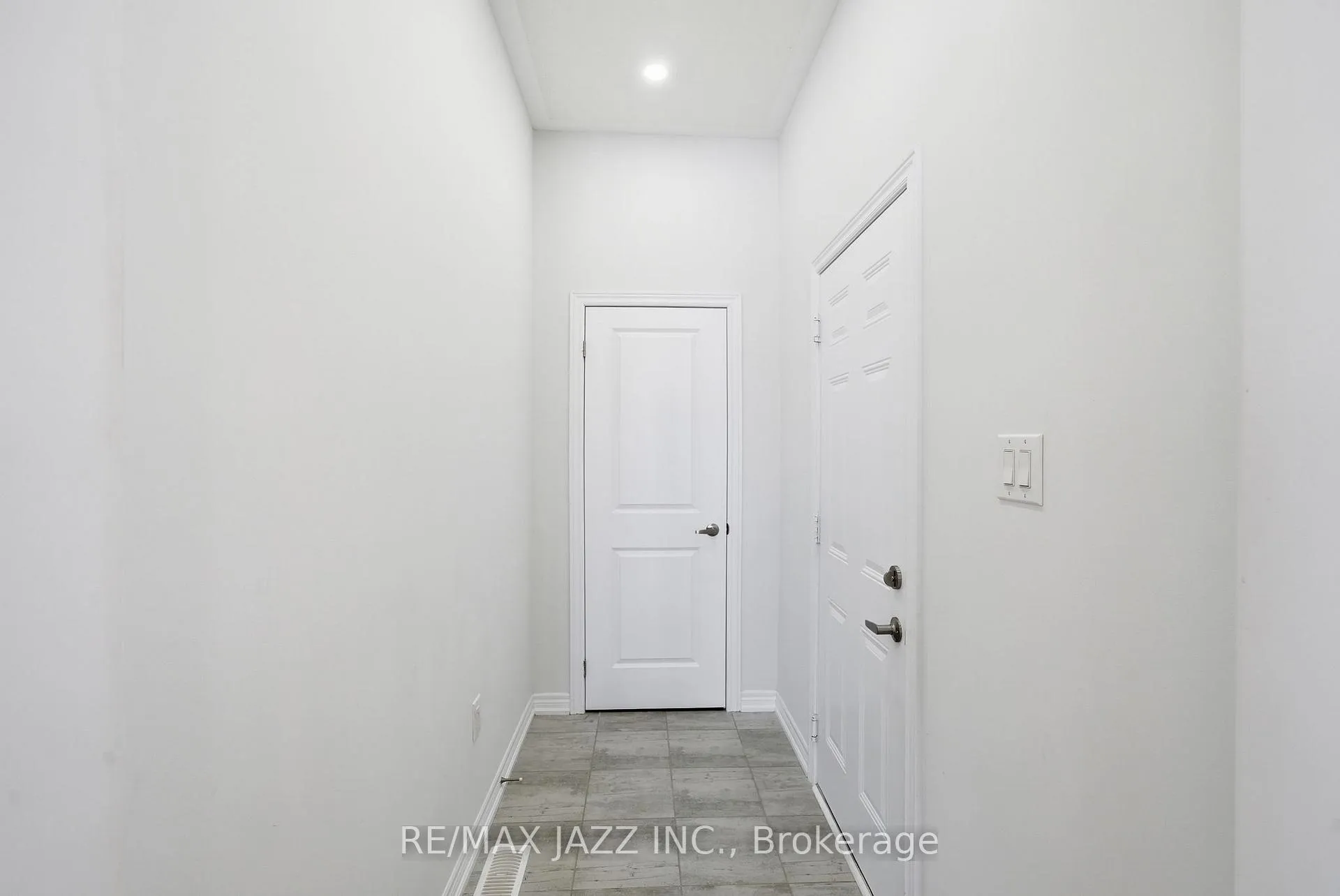 Photo 18 of 123 Woolacott Lane, Clarington, Bowmanville — HOMEH