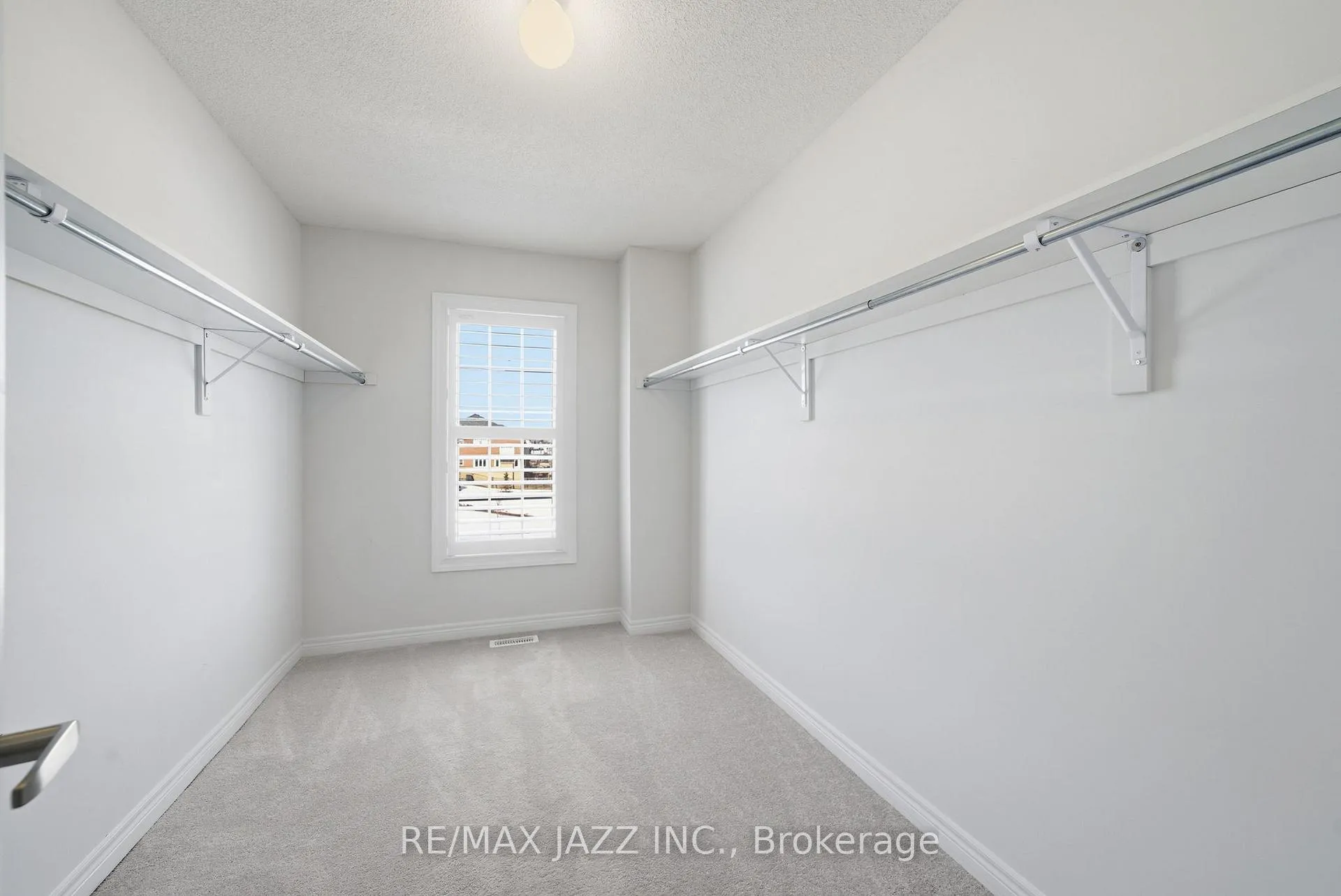 Photo 23 of 123 Woolacott Lane, Clarington, Bowmanville — HOMEH