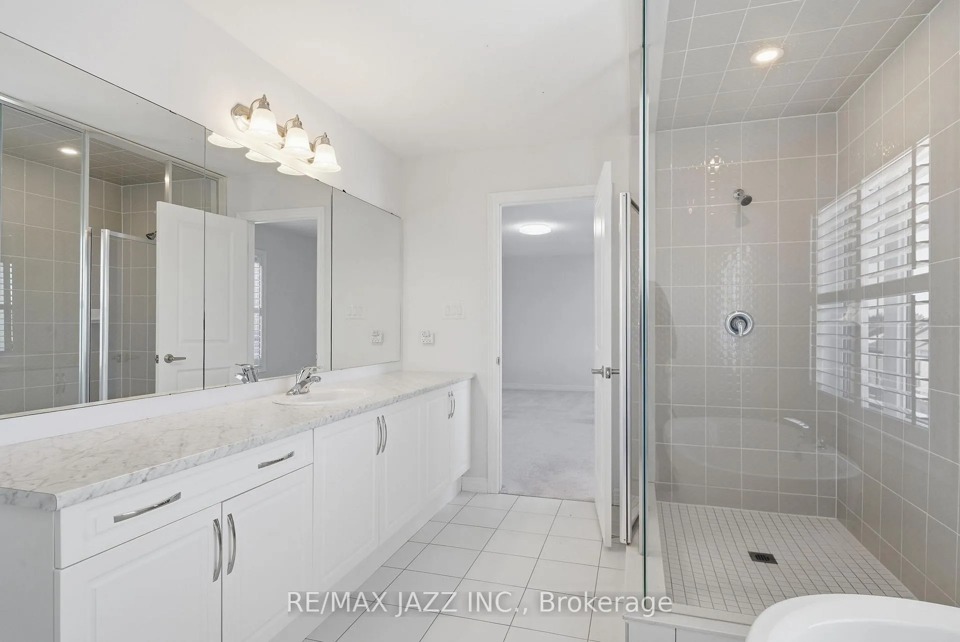 Photo 24 of 123 Woolacott Lane, Clarington, Bowmanville — HOMEH
