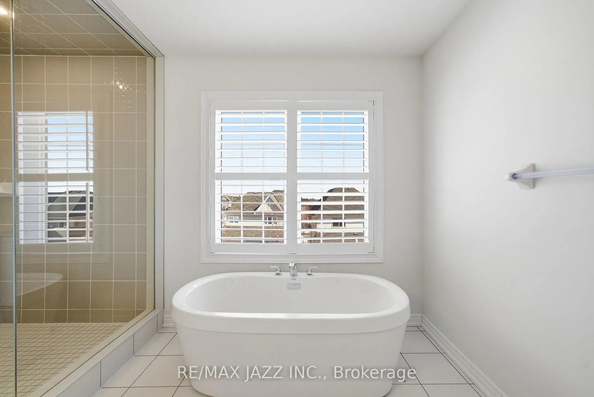 Photo 26 of 123 Woolacott Lane, Clarington, Bowmanville — HOMEH