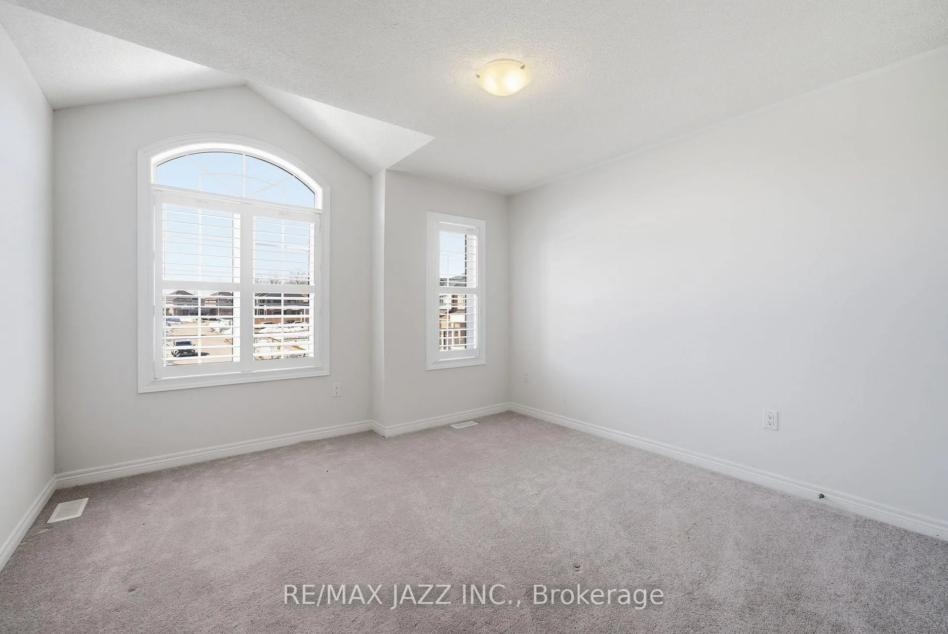 Photo 28 of 123 Woolacott Lane, Clarington, Bowmanville — HOMEH