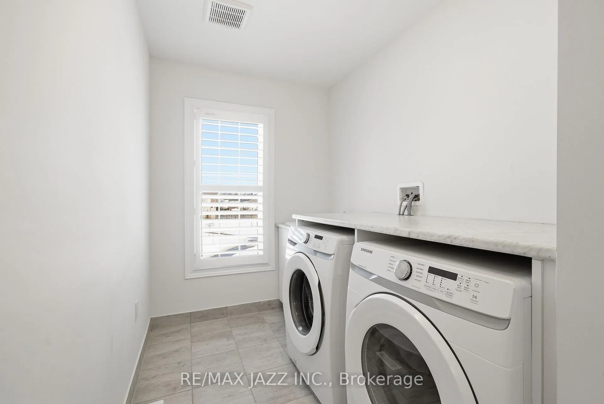 Photo 38 of 123 Woolacott Lane, Clarington, Bowmanville — HOMEH