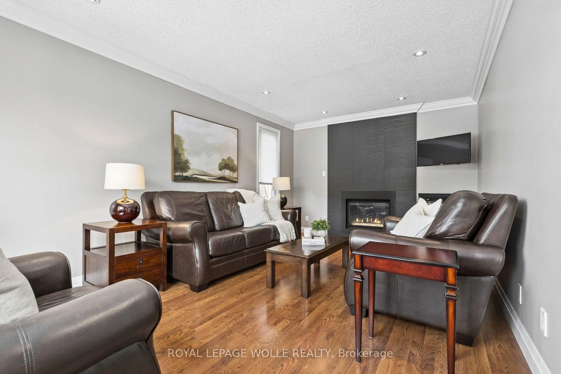 Photo 4 of 31 Cedar Crest Street, Kitchener — HOMEH