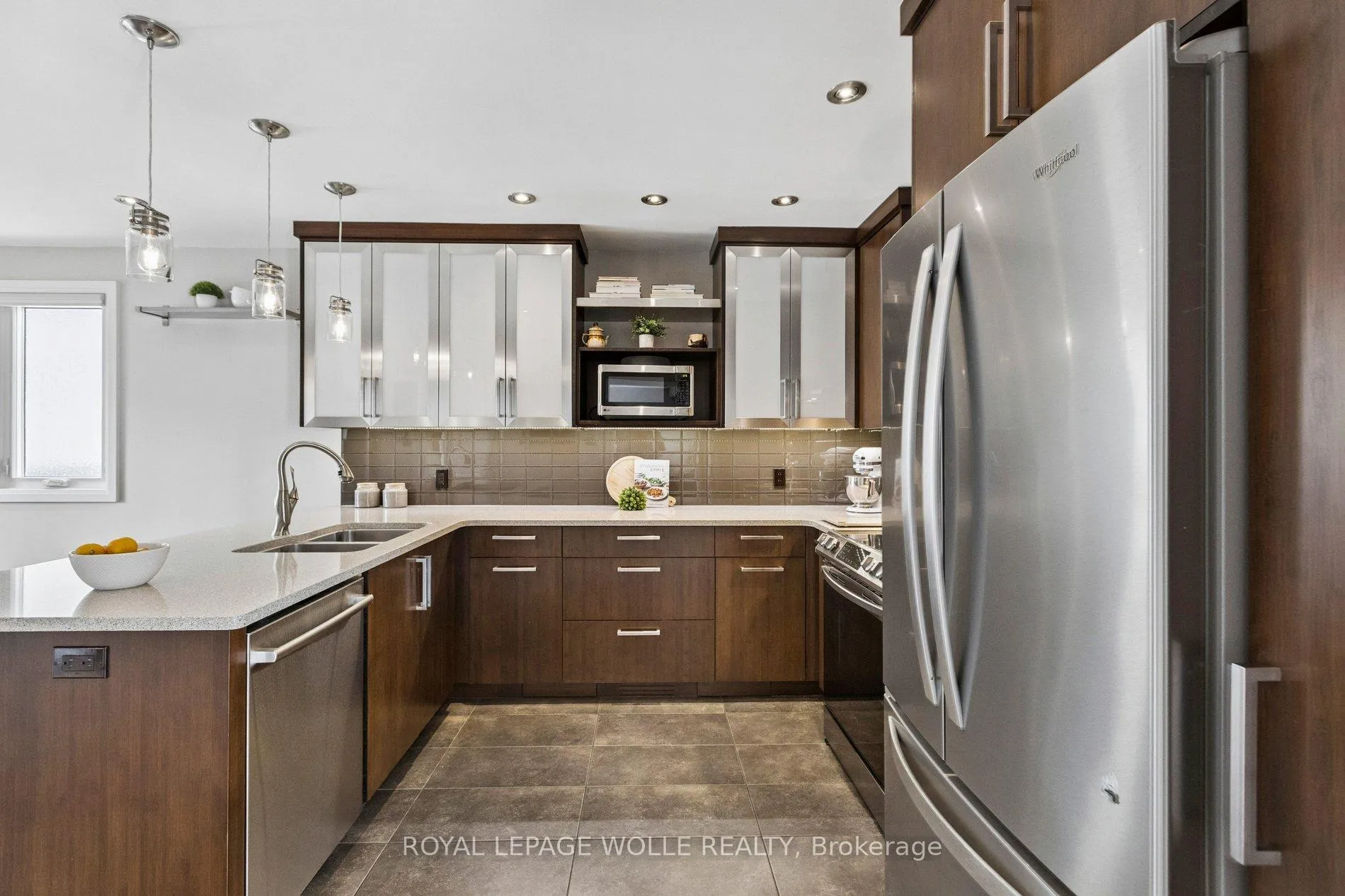 Photo 7 of 31 Cedar Crest Street, Kitchener — HOMEH