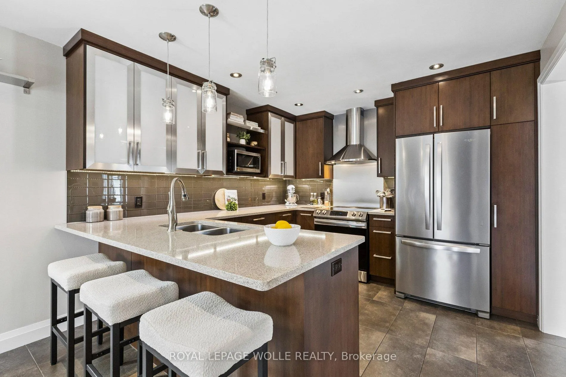 Photo 10 of 31 Cedar Crest Street, Kitchener — HOMEH