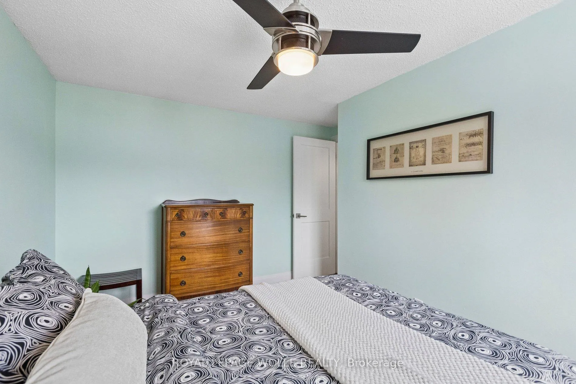 Photo 21 of 31 Cedar Crest Street, Kitchener — HOMEH