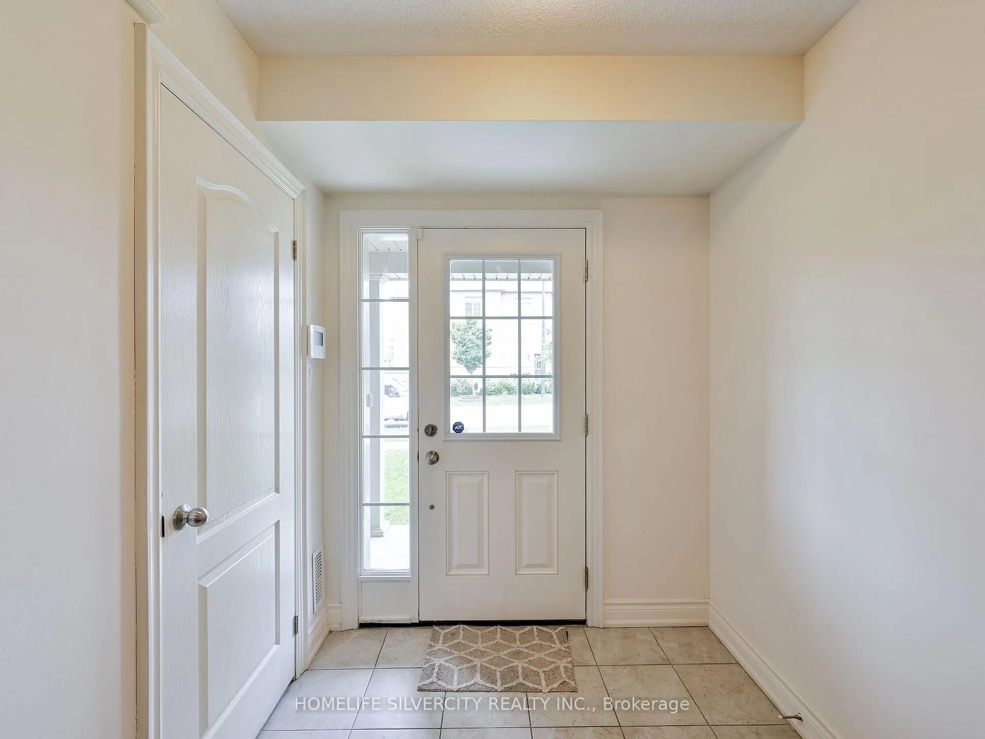 Photo 3 of 23 Temple Manor Road, Brampton, Bram West — HOMEH
