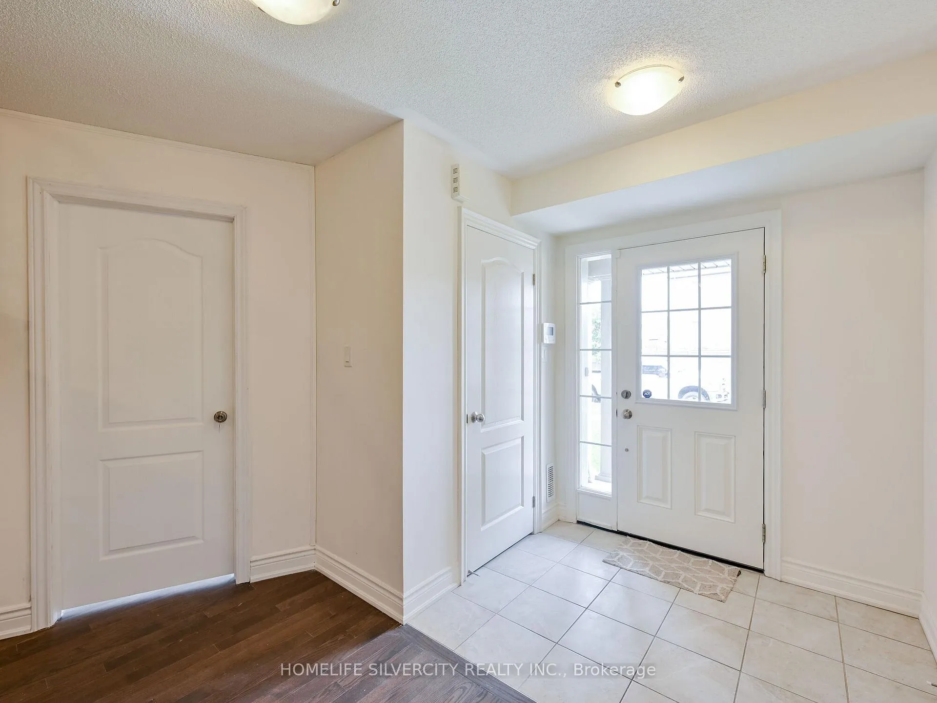 Photo 4 of 23 Temple Manor Road, Brampton, Bram West — HOMEH