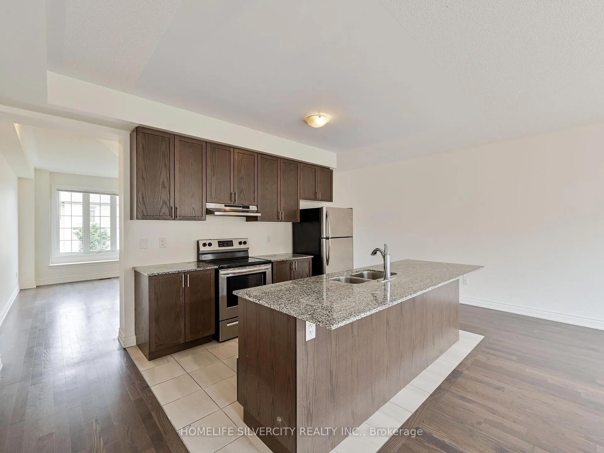 Photo 11 of 23 Temple Manor Road, Brampton, Bram West — HOMEH