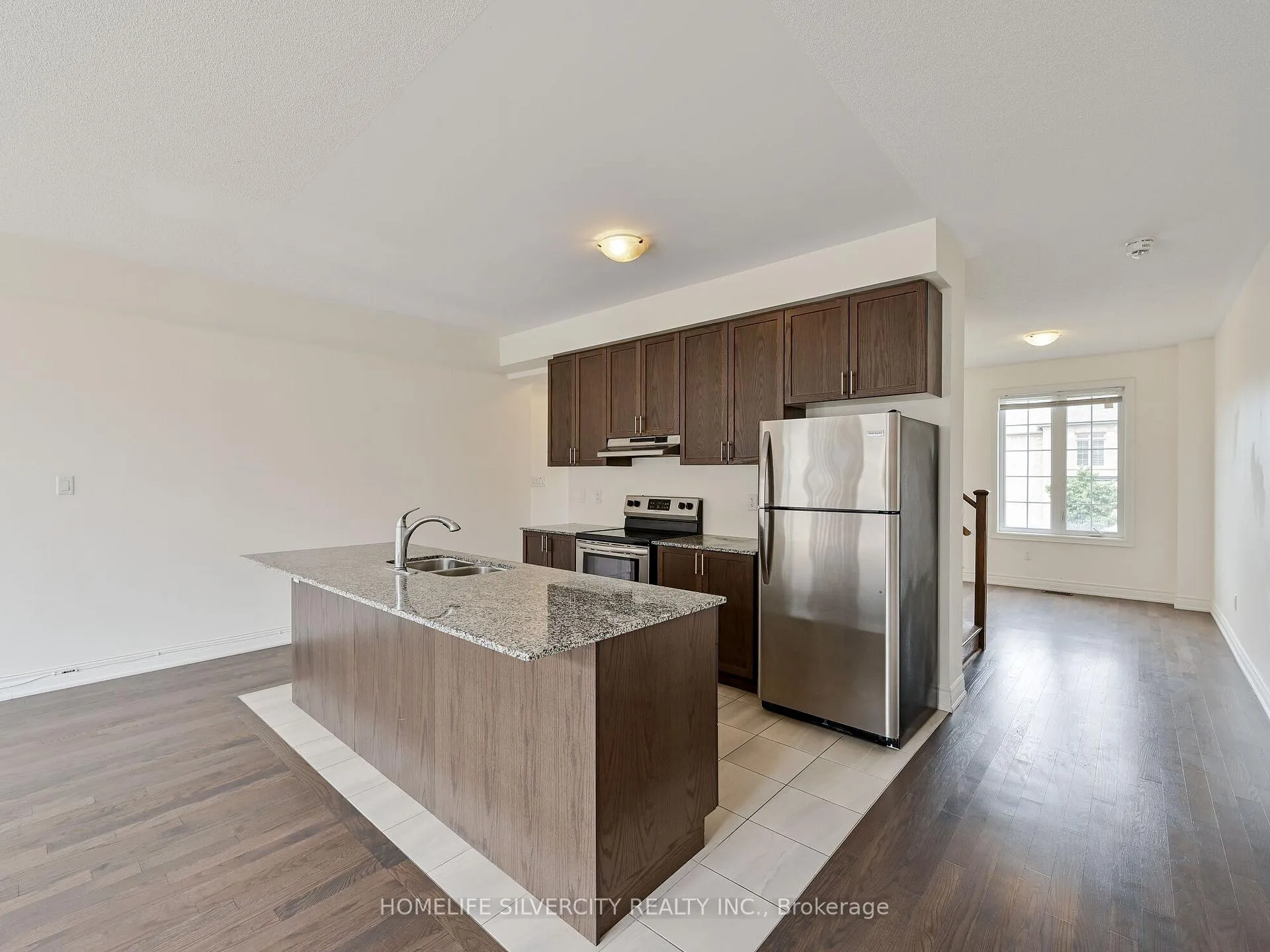Photo 12 of 23 Temple Manor Road, Brampton, Bram West — HOMEH
