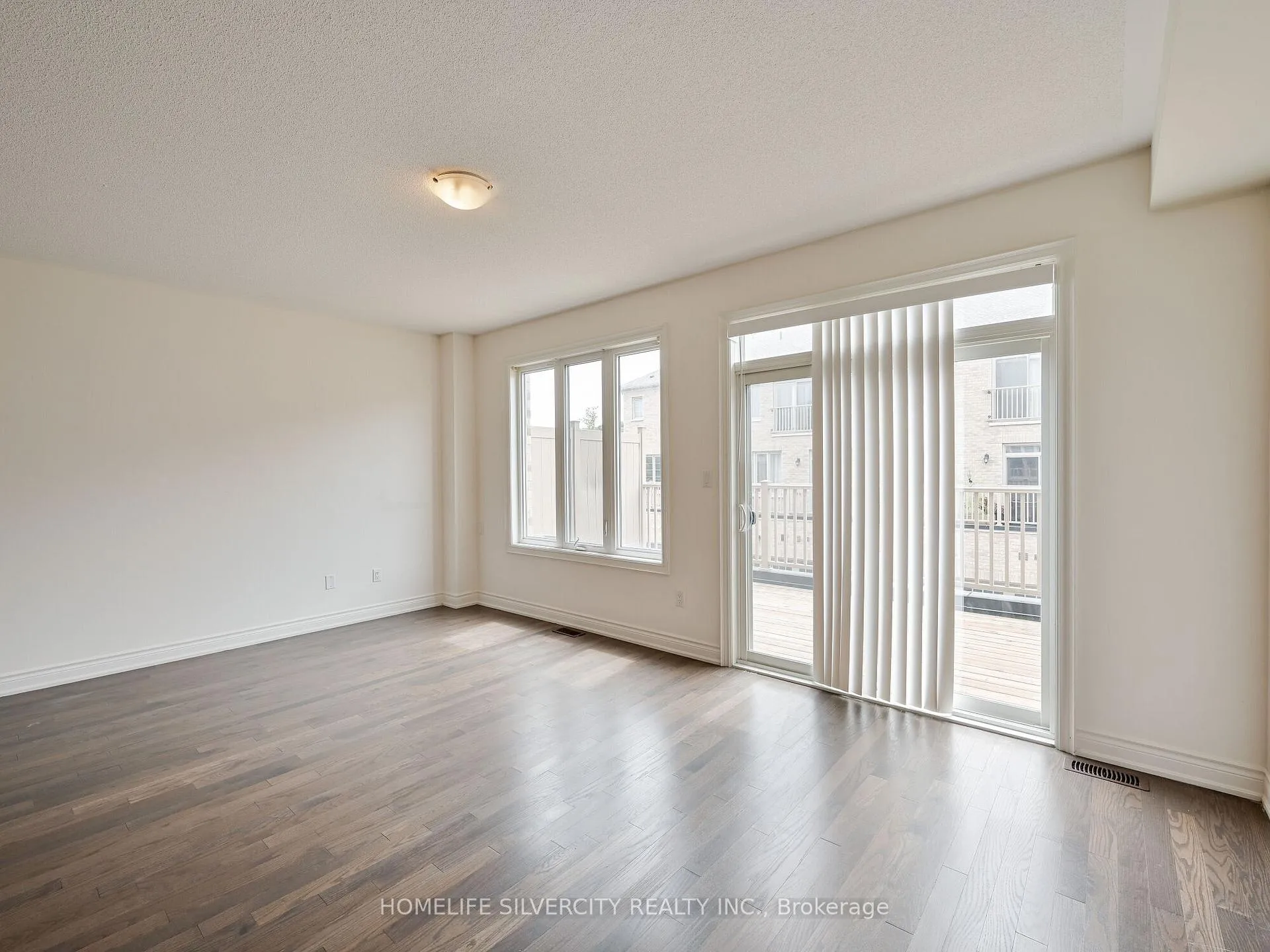 Photo 13 of 23 Temple Manor Road, Brampton, Bram West — HOMEH