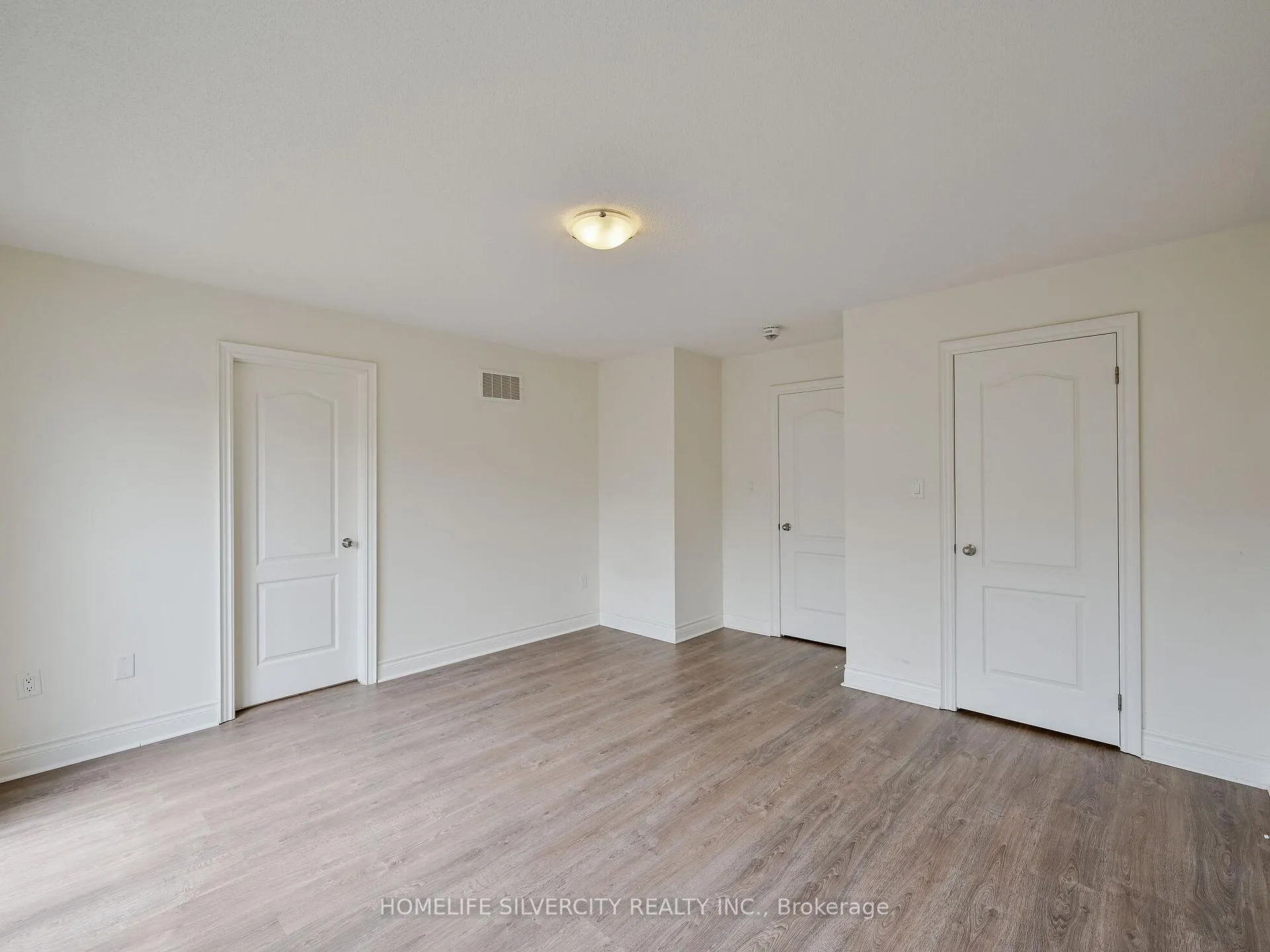 Photo 16 of 23 Temple Manor Road, Brampton, Bram West — HOMEH