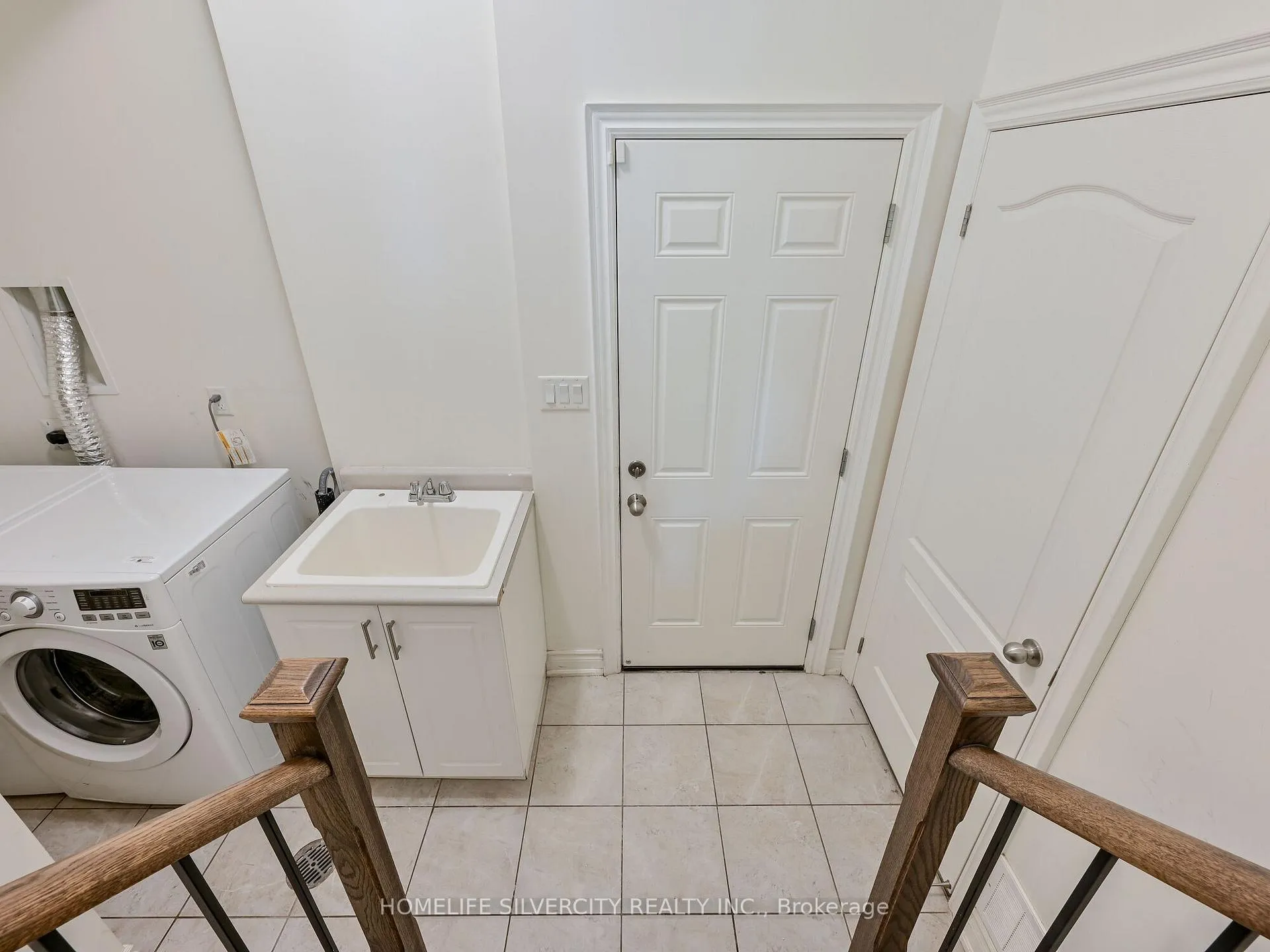 Photo 22 of 23 Temple Manor Road, Brampton, Bram West — HOMEH